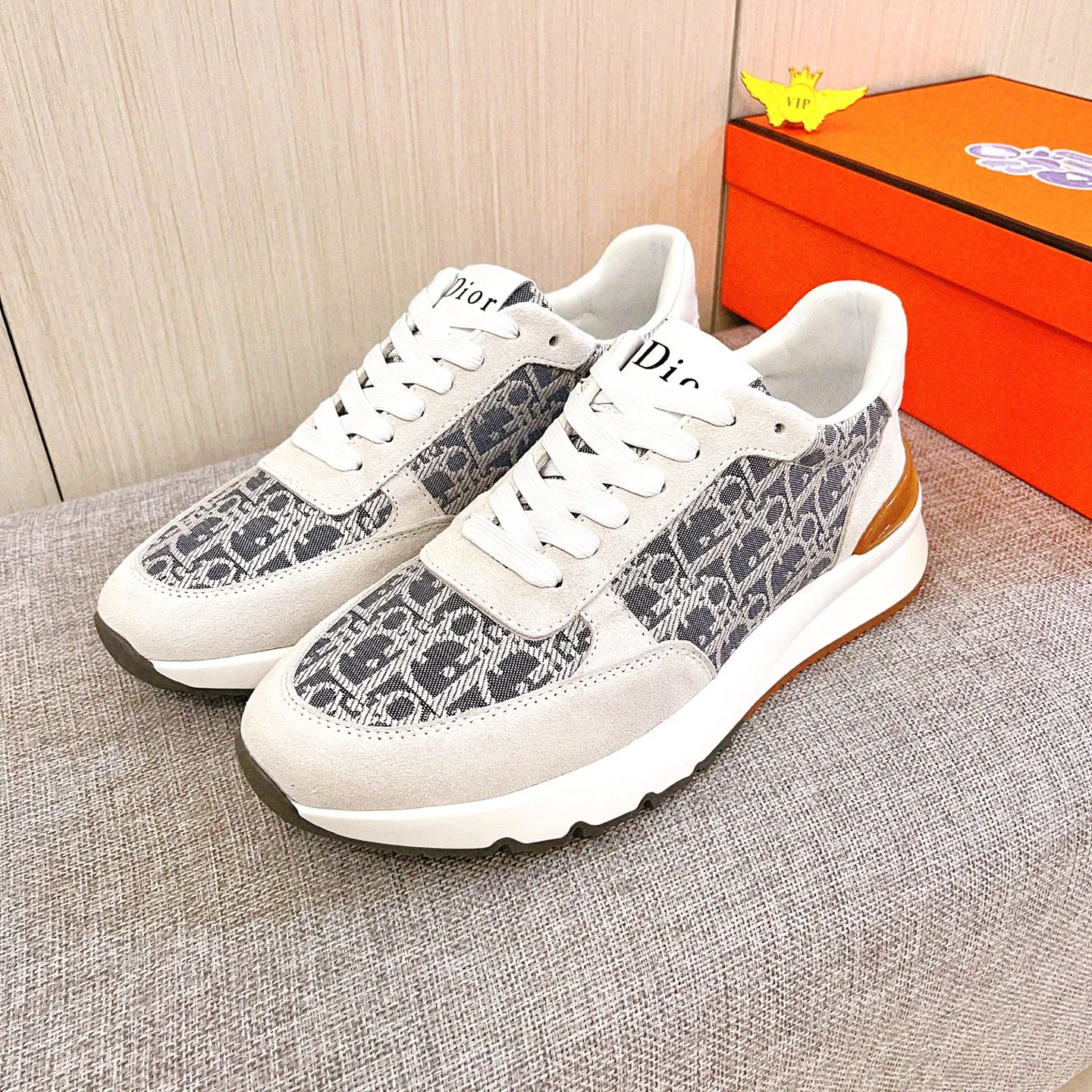 Men's men's shoes💰 460 men's shoes💰[Dior]🔥Men's high-end brand of shoes official website 1:1 latest masterpiece: the upper is made of Italian imported first-layer cowhide with a comfortable and breathable lining➕original non-slip and wear-resistant outsole🔥, making walking more convenient and comfortable! An exclusive new model, a stunning work, a beautiful 1:1 replica [color] compared to the official quality! Create a fashionable personality to set off your uniqueness! A must-have for trendy men! Classic🔥Size: 38-44 Color: 🔥Multiple colors available🔥.